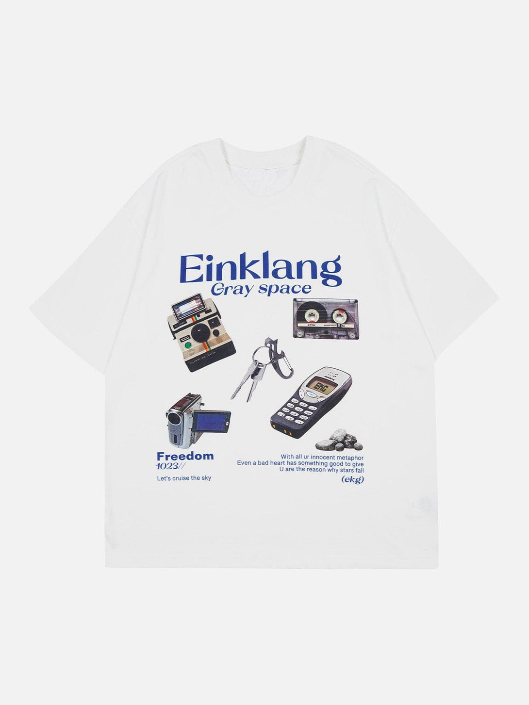 Majesda® - Einklang Camera Print Tee- Outfit Ideas - Streetwear Fashion - majesda.com